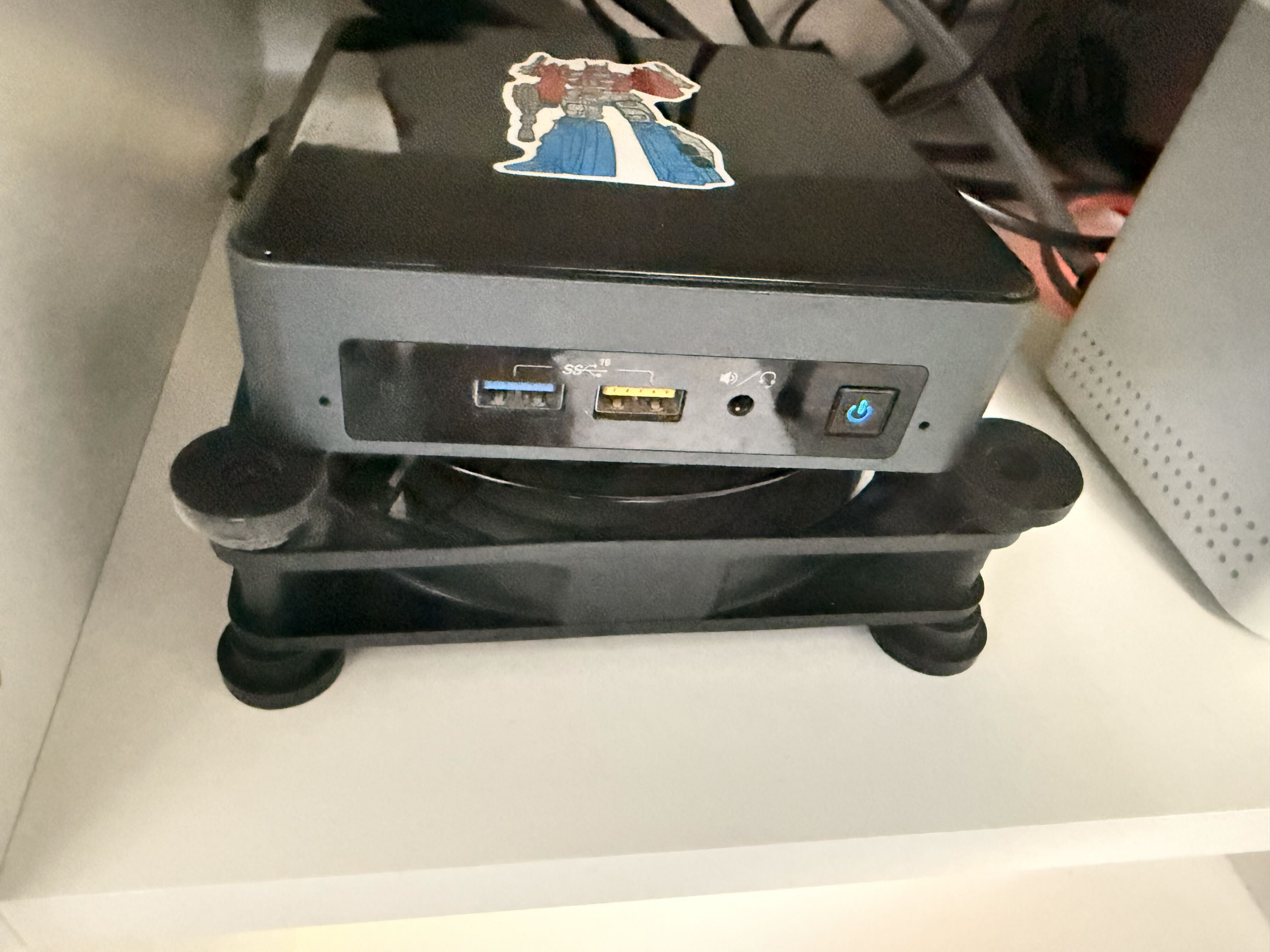 OptimusPrime, Intel NUC8i5BE